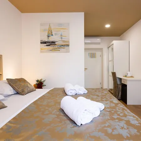 Gostinjska kuća Luxury Fetivi Split