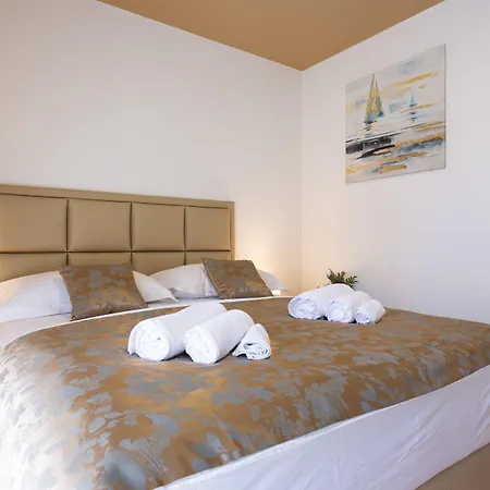 Luxury Fetivi 4* Split